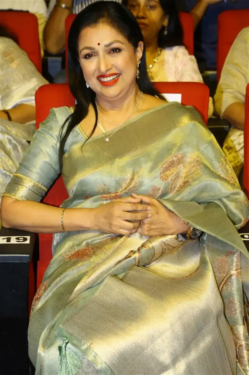 INDIAN ACTRESS GAUTAMI AT ANNI MANCHI SAKUNAMULE MOVIE PRE RELEASE